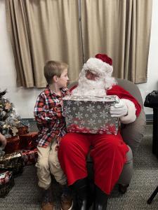 221221-Student-Holiday-Party-Santa-A-6